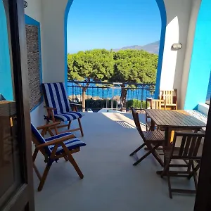 https://casa-dellarco-santa-marina-salina.sicilyhotelsitaly.net